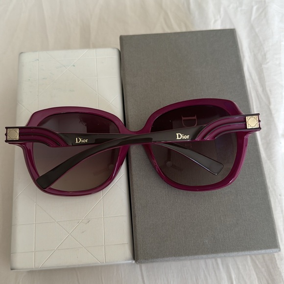 Christian Dior Sunglasses brand new. Oversized for Woman. Burgundy color. - Picture 4 of 6